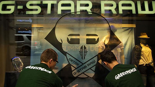 Detox Action against G-Star Raw Shop in Zurich Detox Aktion gegen G-Star Raw in Z¸rich