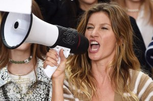 Gisele_Bundchen_with_a_me