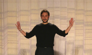 Lo stilista Marco de Vincenzo in passerella (Credits Vincenzo Lombardo/Getty Images)