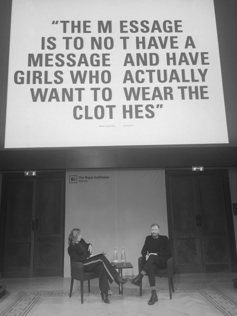 Sarah Mower e Guram Gvasalia al The Royal Institution