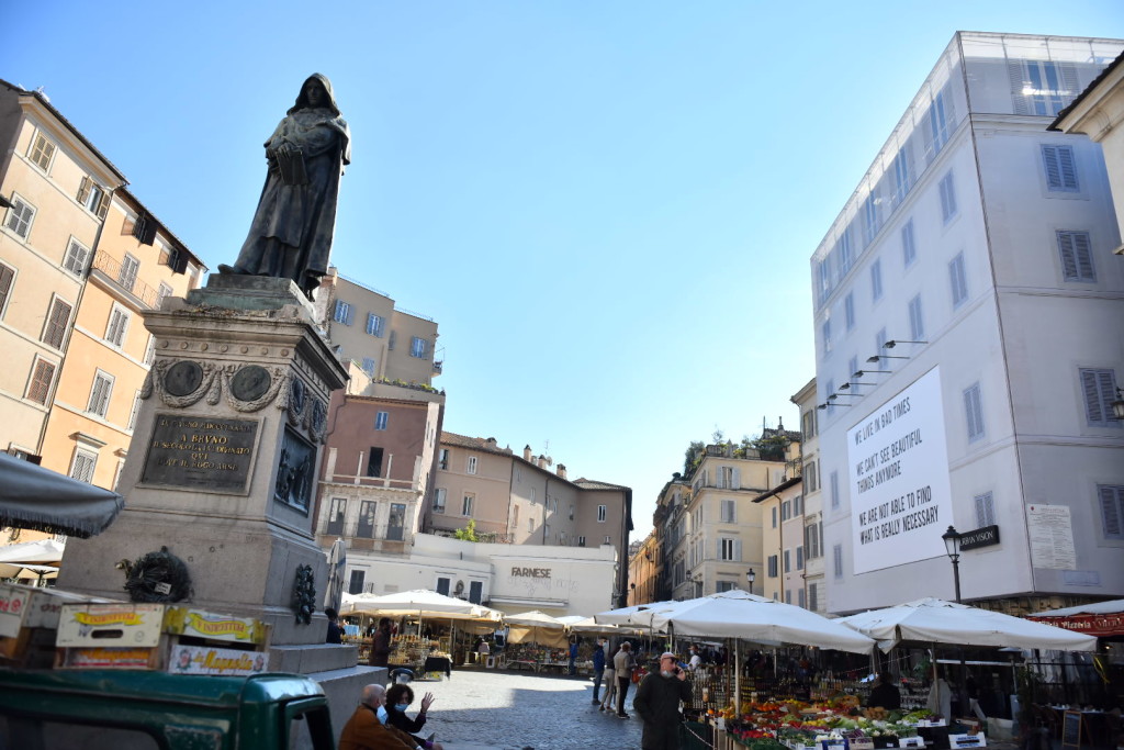 La maxi affissione di Urban Art a Campo de' Fiori_credits Courtesy of Press Office